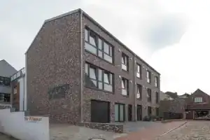 Hotel «Schwarzer Adler Jever», Йевер