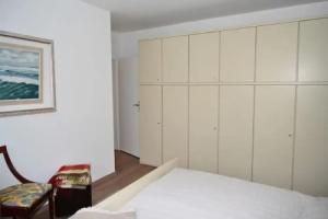 Vintage Style Apartment With Balcony/terrace, Бремен
