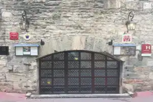 Отель «Abbaye de Maizières», Бон