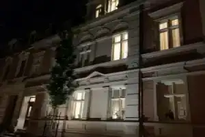 JETHON Exklusives City-Appartement Bernburg, Бернбург