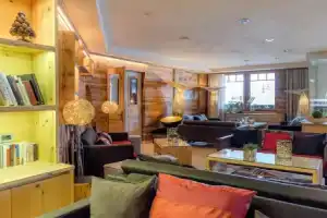 Hotel «La Majun», La Villa