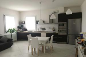 Modern Fenway Suites by Sonder, Бостон