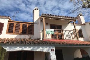 Casa Adosada Mart La Dorada con Piscina Comunitaria - 103D, Камбрильс