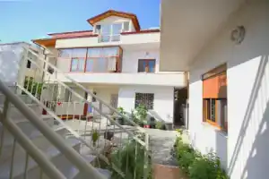 My Home Guest House, Дуррес