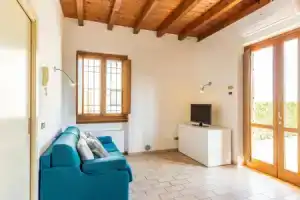 Il Casale Lonato - by Host4U, Десензано-дель-Гарда