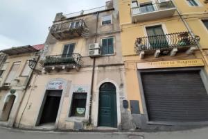 Tranquil Holiday Home in Taormina Near Isola Bella Sea, Таормина