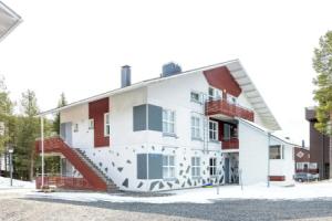3BR Holiday Apt. with Sauna, Сиркка