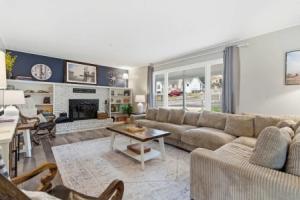 Branson Downtown Beauty - 4 BDR Home Sleeps 15, Брэнсон