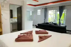 Cheeva Beach Resort, Баан Тай