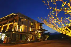 Phu-Ke-Ta, The Hip Service Apartment & Hotel, Пхукет Таун