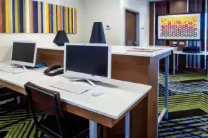Holiday Inn Exp Stes Airport, Оклахома-Сити