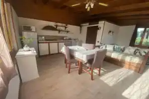 Sweet Home, Торре-Аннунциата