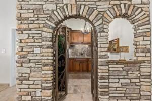 Historic Desert Rose Estate Pool Sauna Sleeps 12, Темпе
