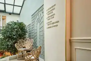 Hotel «Moulin Plaza», Париж