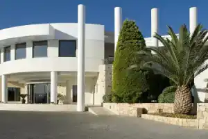 Grand Hotel Holiday Resort, Херсониссос