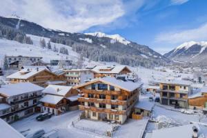 Zugspitz Suites Lermoos by ALPS RESORTS, Лермос