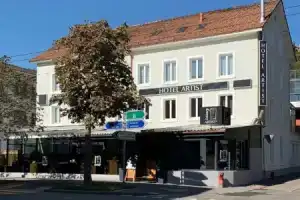 Hotel «Artist», Тирана