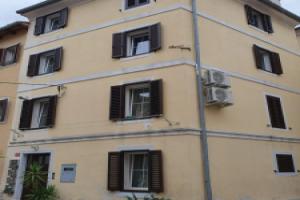 North to South apartments, Изола