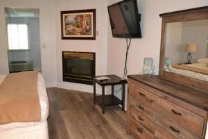 River Place Condos 409 1BD, 2Bath, Пиджен-Форж