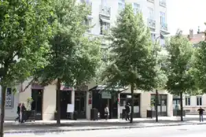 Отель «Hôtel l'Univers», Реймс