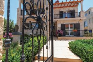 Amazing Home in Lumbarda With Wifi and 6 Bedrooms, Lumbarda