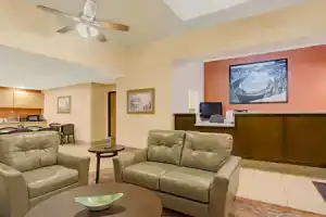 Отель «Super 8 By Wyndham Tucson/Grant Road Area Az», Тусон