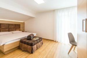 Apartment in Dorf Tirol Near Spronser Lakes, Мерано