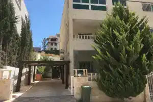 Dabouq luxury spaceous Apartment, Амман
