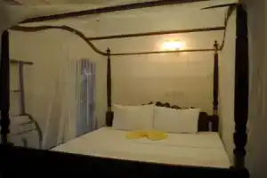 Hotel «Symphony», Mirissa South