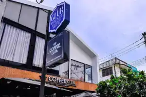 Отель «Glur Phuket Patong Beach - Sha Certified», Патонг