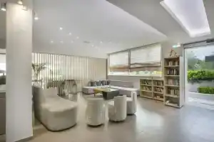 Anna Hotel, Пефкохори