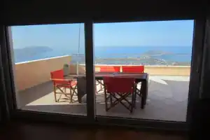 Viva b&b, Анависсос