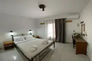 Oscar Hotel, Нидри