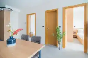 Отель «Royal Blue & Residences», Котор
