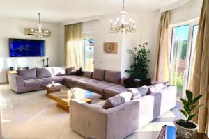 Mediterranean Luxury Villa, Лалисос