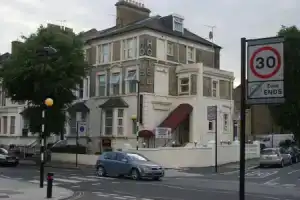 Oyo London Guest House, Лондон