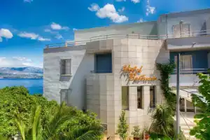 Hotel «Pastura», Postira