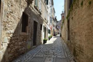 Bruno in Rovinj With 1 Bedrooms and 1 Bathrooms, Ровинь