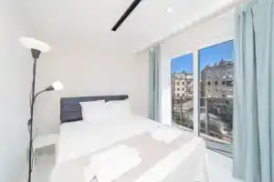 Charming Home With Balcony in Muratpasa, Анталья