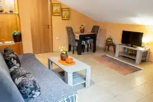 Nature View Cozy Flat 1 min to Sea in Kotor, Котор