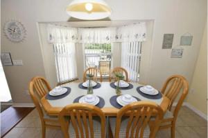 Four-Bedroom Pool Home Davenport, Давенпорт