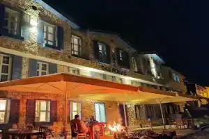 Отель «Onal Tas Konak», Бозджаада