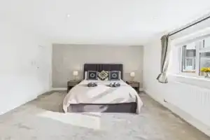 Room-modern Guest Room in West Midlands, Бирмингем
