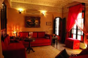 Riad Ibn Battouta, Фес