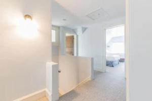 Beach Block 7 bdrms Parking Patio and Sunroom, Атлантик-Сити