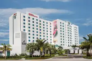 Отель «Hilton Garden Inn Miami Dolphin Mall», Майами