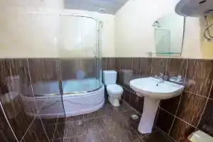 Отель «Лилео», Местиа