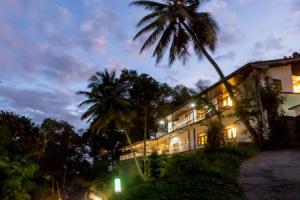 Отель «Tamarind Tree Inn», Канди