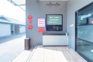 Oyo 75382 Chonburi Hotel, Чонбури