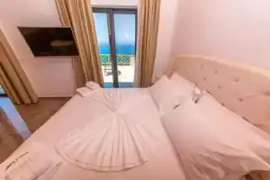 Мини-отель «Santa Oliva Suites», Ксамил